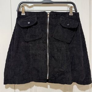 Y2K ON FIRE Black Corduroy Skirt Front Pockets Zipper Closure Size Medium